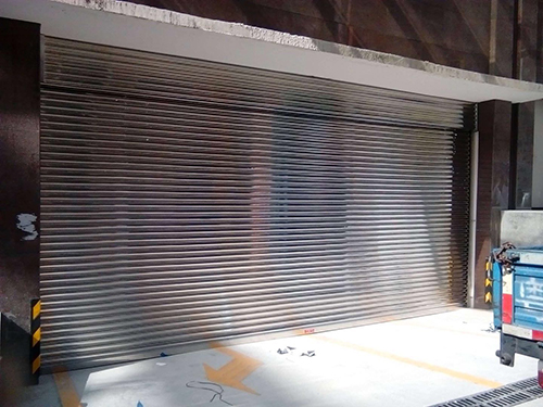 石排店鋪卷閘門裝修